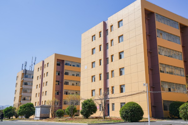 新余市中科职业高级中学校园环境